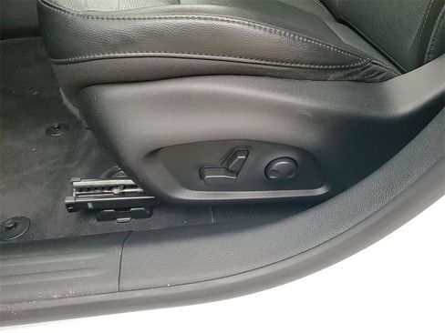 Used 2022 Jeep Compass Limited w/ Sun and Sound Group image 13