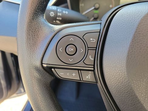 Used 2025 Toyota Corolla LE image 19