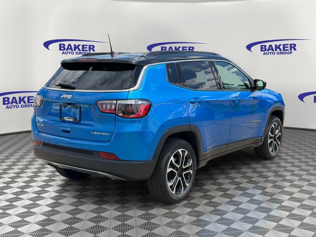 Used 2023 Jeep Compass Limited AWD/4WD image 2