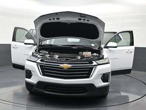 Used 2024 Chevrolet Traverse LT FWD image 39