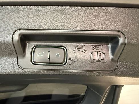 Used 2023 Ford Explorer XLT w/ Equipment Group 202A AWD/4WD image 15