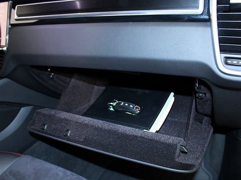 Used 2023 Porsche Cayenne GTS image 29