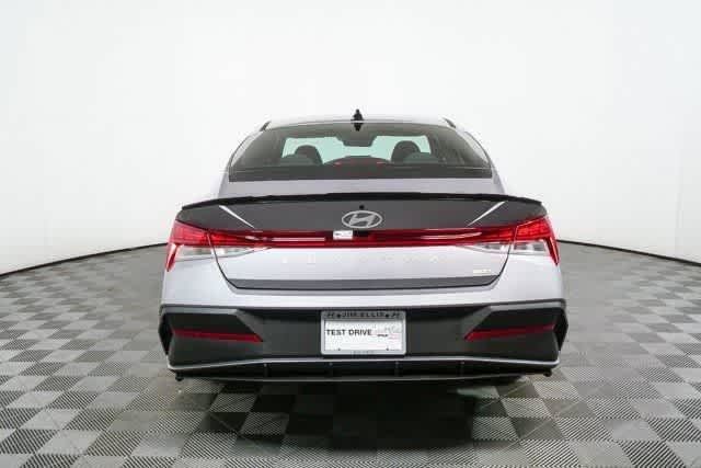 New 2026 Hyundai Elantra SEL FWD image 4