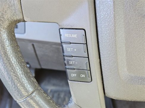 Used 2010 Ford F150 XLT image 16