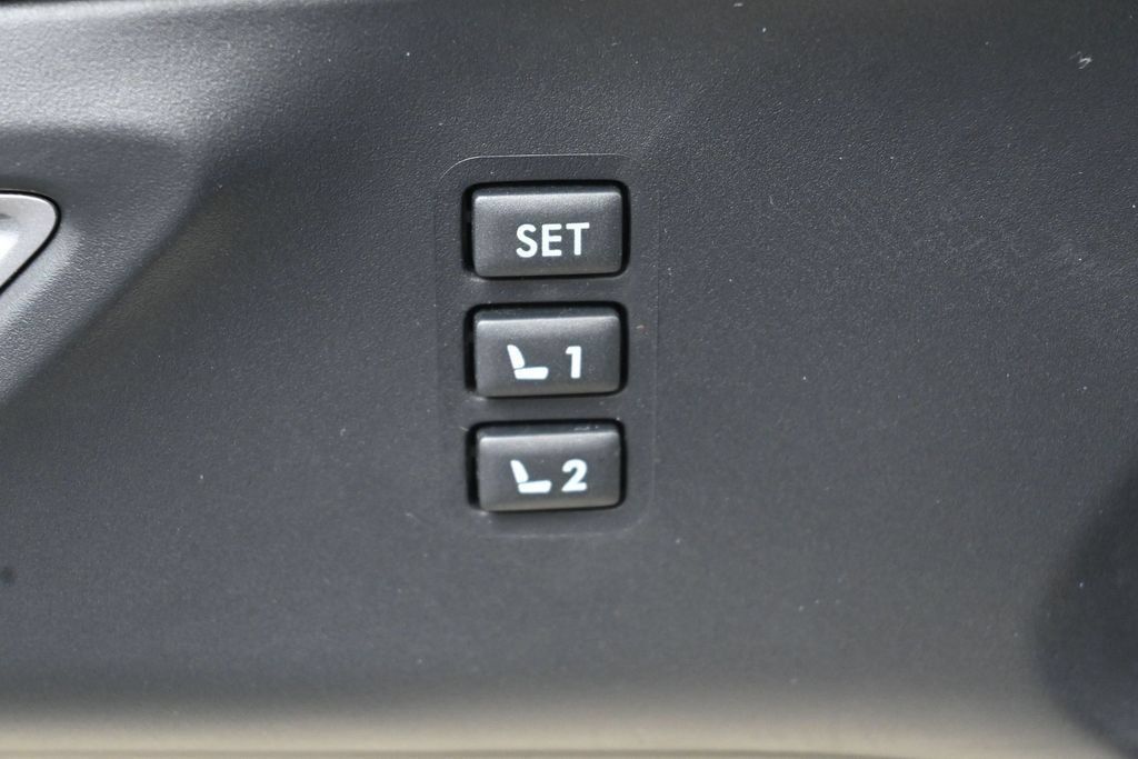 Used 2020 Subaru Ascent Limited w/ Technology Package AWD/4WD image 14