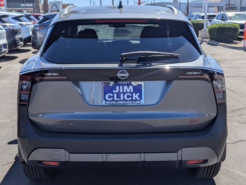 New 2026 Nissan Kicks SR image 3
