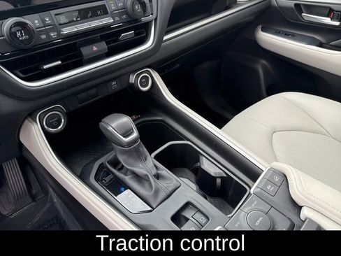 Used 2025 Toyota Grand Highlander AWD Hybrid image 15
