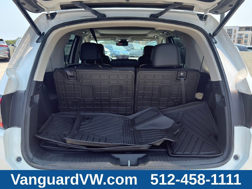 Used 2023 Honda Pilot Touring image 6