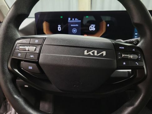 Used 2025 Kia K4 FWD image 21