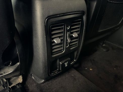 Used 2017 Jeep Grand Cherokee Altitude image 8