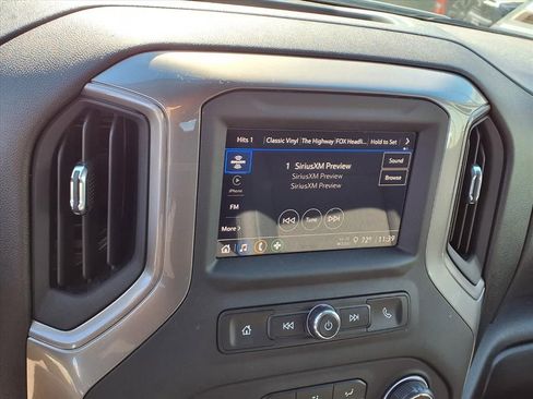 Used 2026 Chevrolet Silverado 1500 Custom image 5