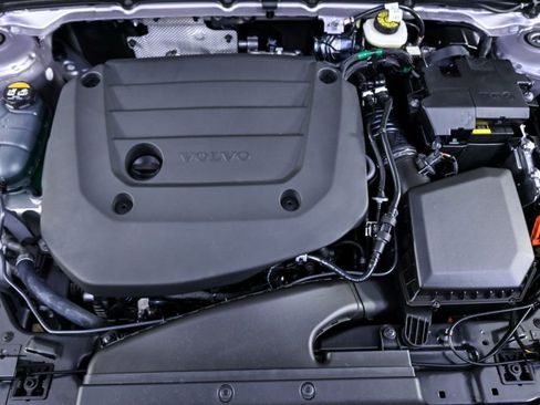 Used 2026 Volvo XC40 B4 Plus w/ Protection Package Premier image 35