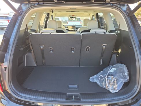 New 2025 Kia Telluride S image 9