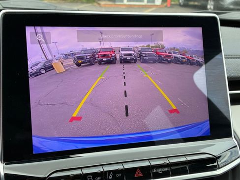 Used 2025 Jeep Compass Limited image 24