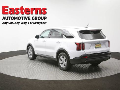 Used 2023 Kia Sorento LX FWD image 60