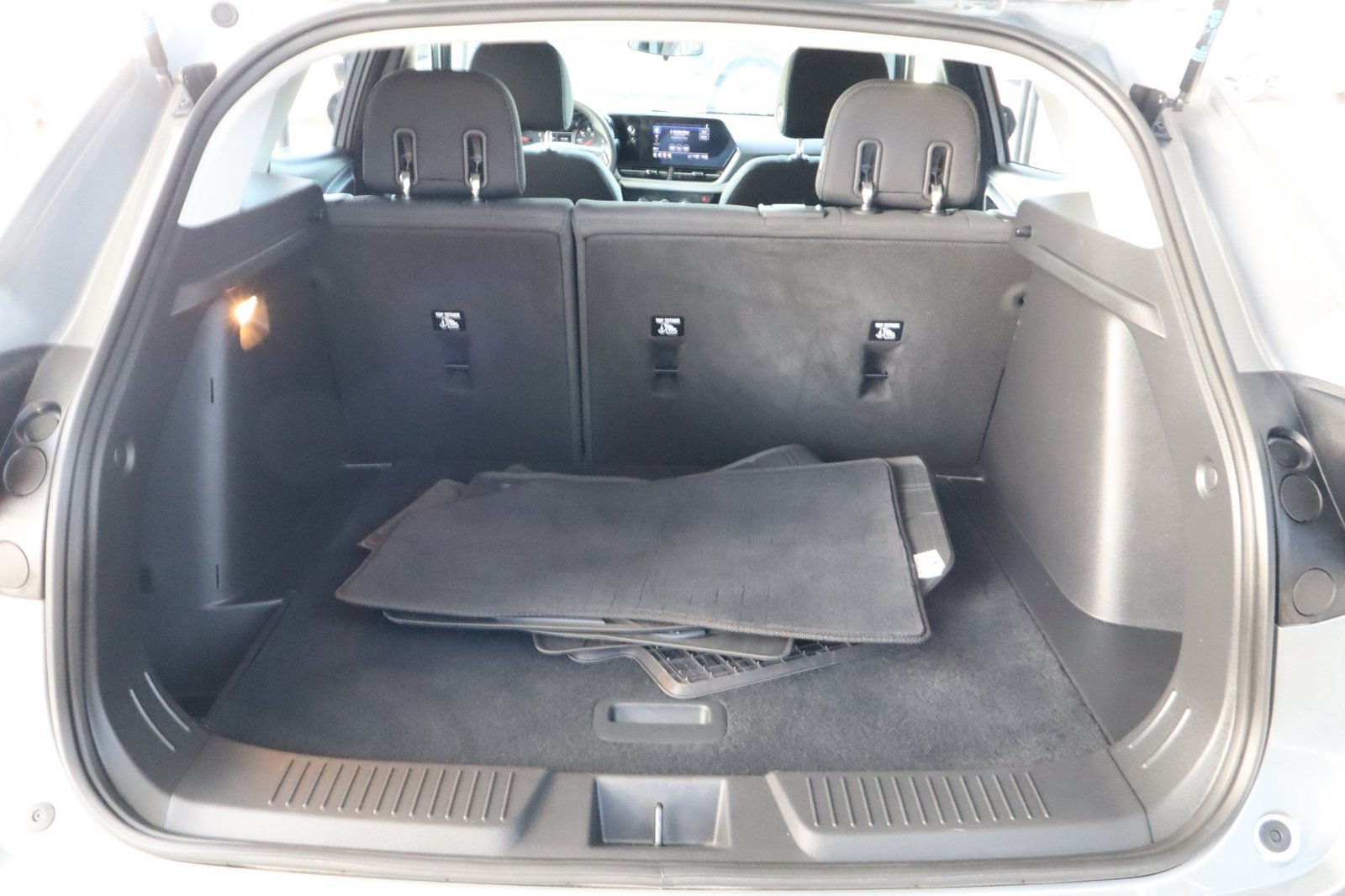 Used 2024 Chevrolet Trax LS FWD image 38