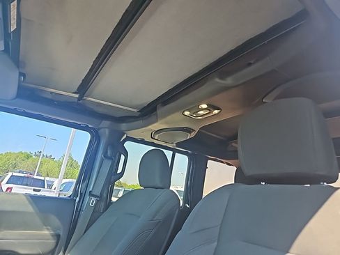 Used 2020 Jeep Wrangler Unlimited Sport S image 17