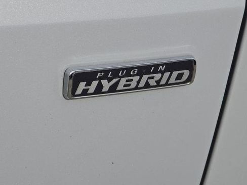Certified 2025 Ford Escape SE w/ PHEV Premium Package FWD image 7