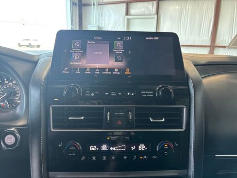 Used 2024 INFINITI QX80 Luxe image 11