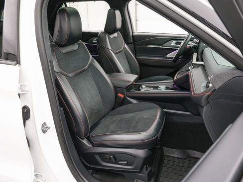 Certified 2025 Ford Explorer ST image 26