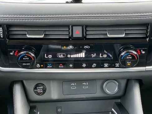 New 2026 Nissan Rogue Platinum AWD/4WD image 21