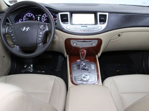 Used 2014 Hyundai Genesis 3.8 w/ Technology Package 03 RWD image 2