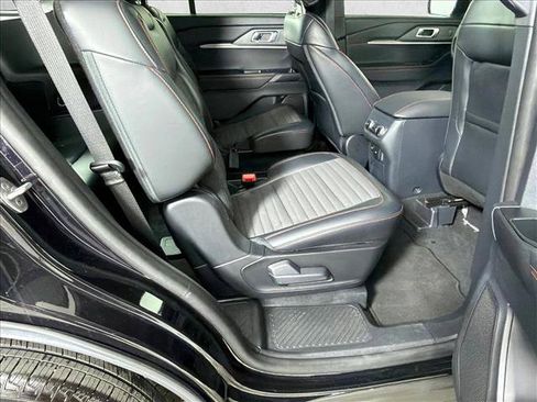 Used 2025 Ford Explorer ST-Line AWD/4WD image 16