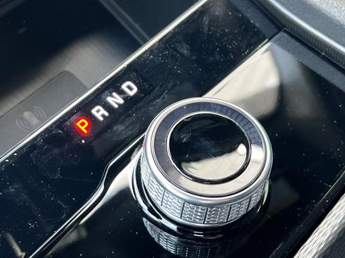 New 2025 Jeep Grand Cherokee Altitude image 19