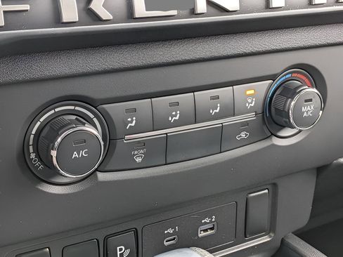 Certified 2025 Nissan Frontier SV AWD/4WD image 19