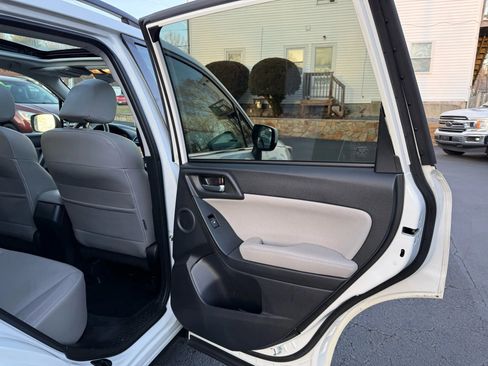 Used 2017 Subaru Forester 2.5i Limited image 17