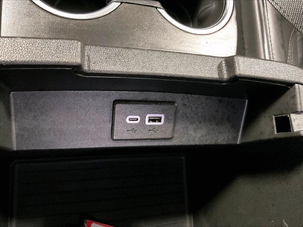 Used 2024 Chevrolet Suburban LT AWD/4WD image 27