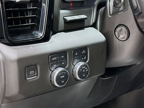 Used 2024 GMC Sierra 1500 AT4X image 10