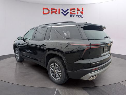 New 2026 Chevrolet Traverse LT w/ Driver Confidence Package image 3