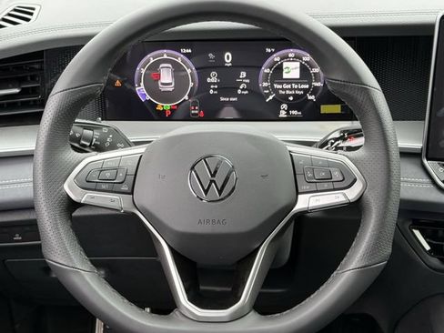 New 2026 Volkswagen Tiguan SE R-Line FWD image 10