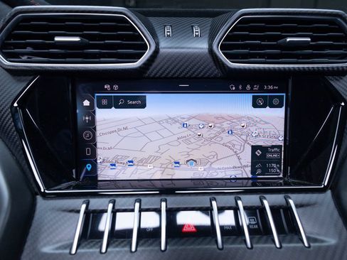 Used 2024 Lamborghini Urus Performante AWD/4WD image 46