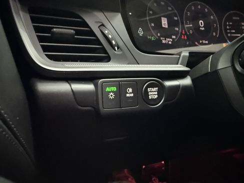 Used 2025 Porsche 911 Carrera image 20