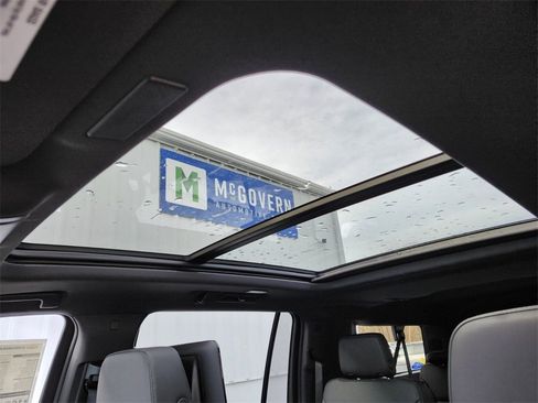 New 2026 Chevrolet Suburban Z71 w/ Z71 Off-Road Package image 21