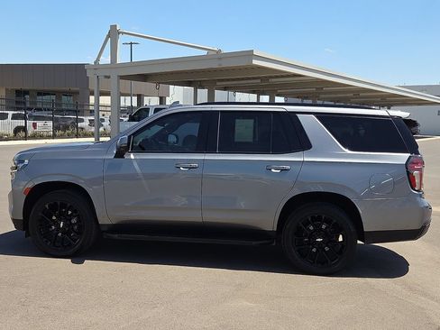 Used 2022 Chevrolet Tahoe LT w/ Luxury Package RWD image 2
