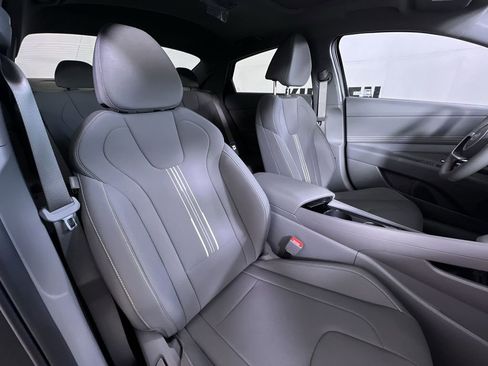 Used 2025 Hyundai Elantra SEL w/ Cargo Package image 26