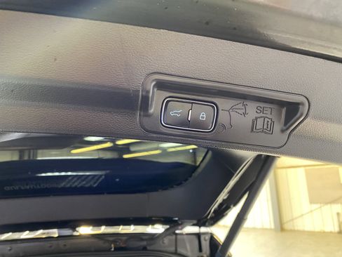 Used 2025 Ford Explorer ST-Line image 33