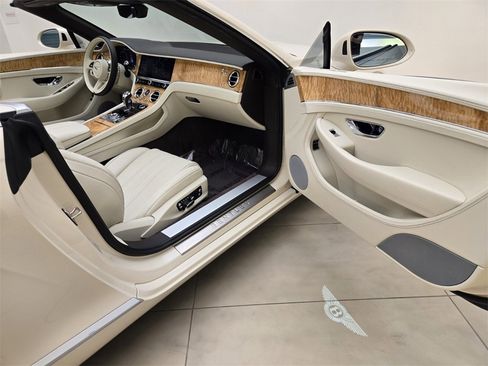 Used 2023 Bentley Continental GT Mulliner image 27