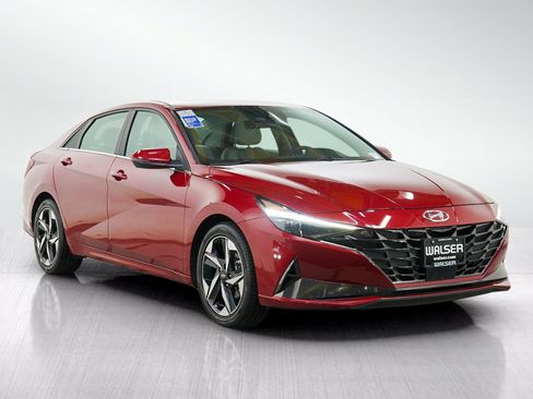 Used 2023 Hyundai Elantra Limited FWD image 8