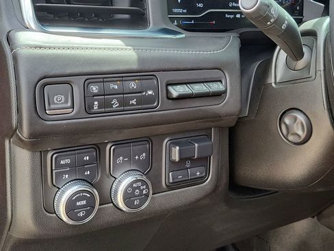 Certified 2023 GMC Yukon Denali Ultimate image 18