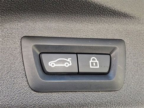 Used 2023 BMW X7 xDrive40i w/ Premium Package image 31