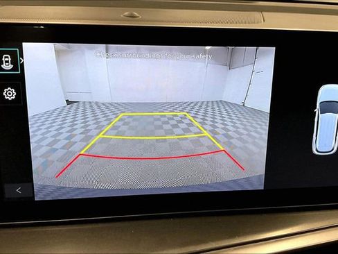 Used 2025 Kia Sorento S image 26