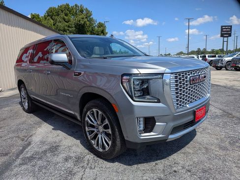 Used 2023 GMC Yukon XL Denali w/ Denali Reserve Package AWD/4WD image 6
