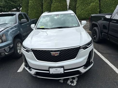 New 2025 Cadillac XT6 Luxury AWD/4WD image 2