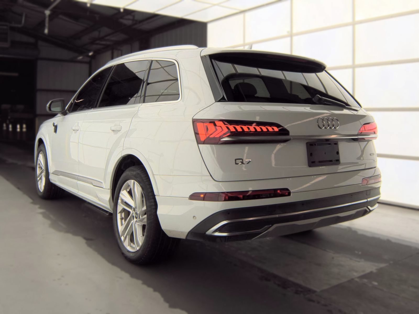 Used 2023 Audi Q7 3.0T Premium Plus AWD/4WD image 4