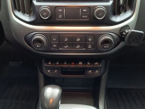 Used 2022 Chevrolet Colorado ZR2 image 9