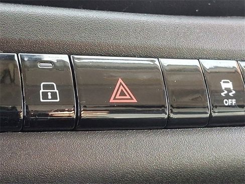 Used 2025 RAM ProMaster 2500 w/ Storage Group image 21